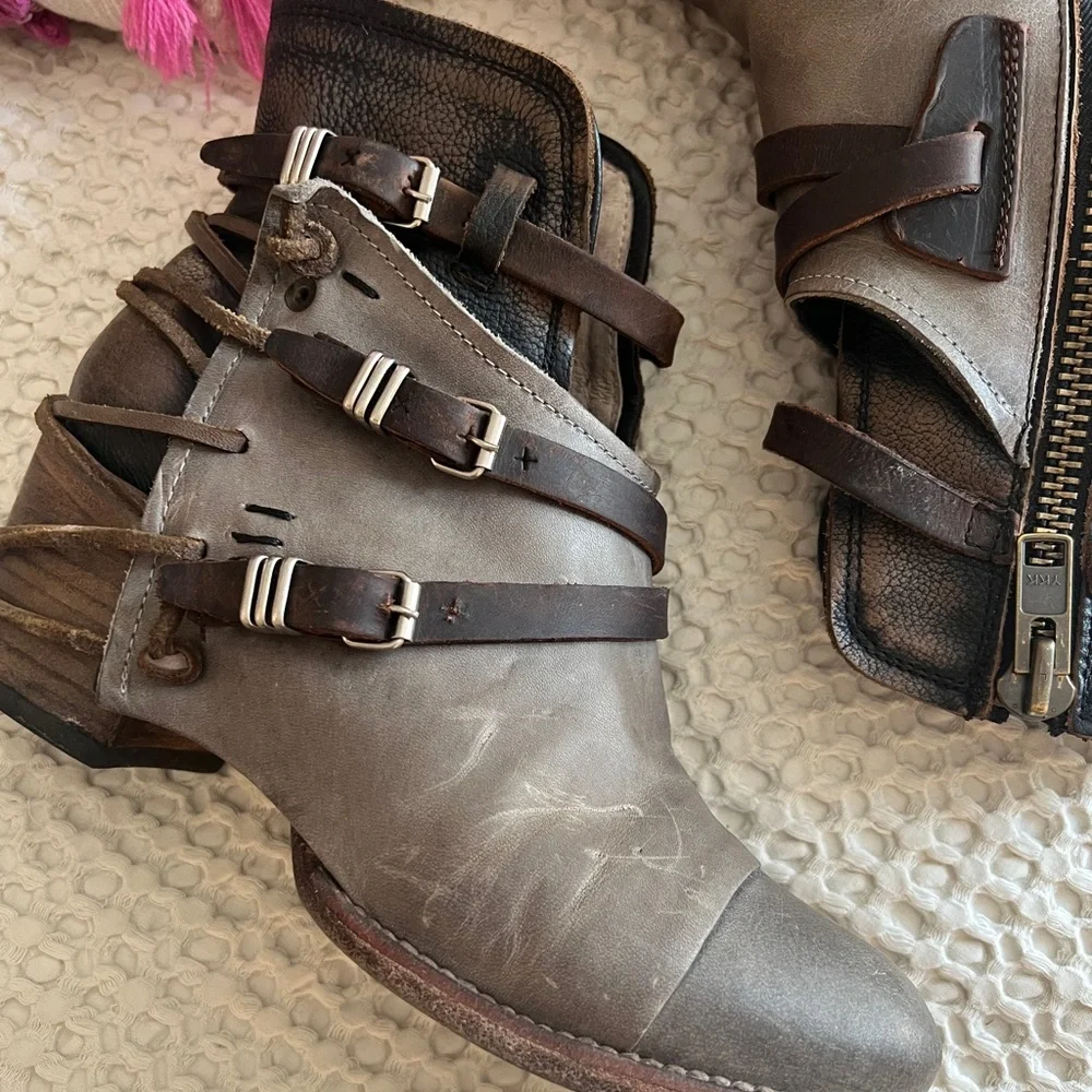 Freebird by Steven Grey Multi Distressed Leather Crue Boots 9 - Picture 11 of 16